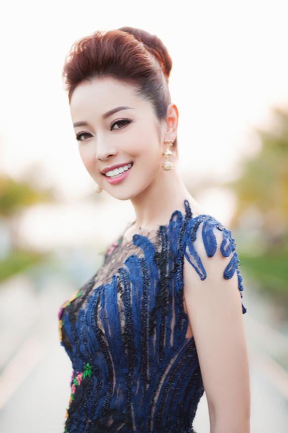 Jennifer Phạm, Hoa hậu Jennifer Phạm, sao việt