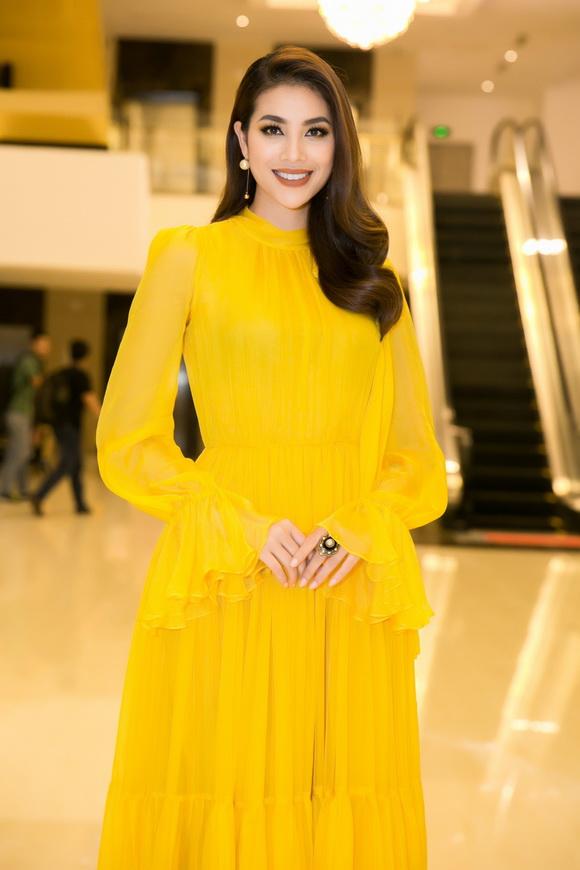 2 năm 12 bộ cánh đưa Phạm Hương trở thành 'Hoa hậu Quốc dân' đẹp nhất mọi  thời đại