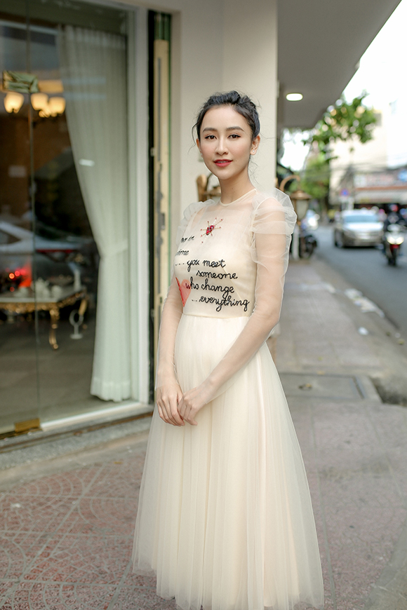 Á hậu hà thu,hà thu tái xuất,