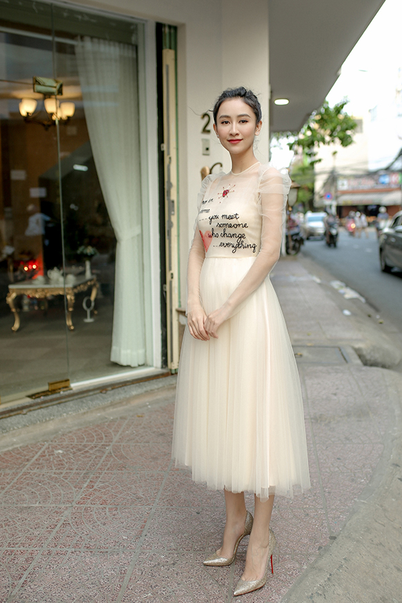 Á hậu hà thu,hà thu tái xuất,
