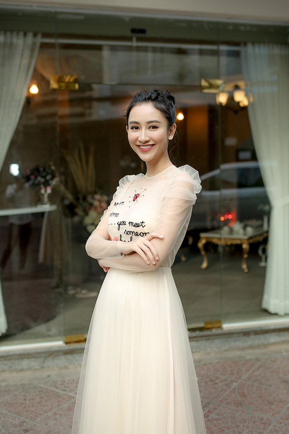 Á hậu hà thu,hà thu tái xuất,