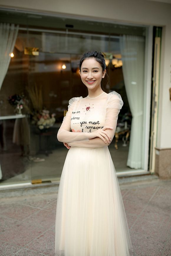 Á hậu hà thu,hà thu tái xuất,