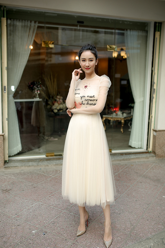 Á hậu hà thu,hà thu tái xuất,