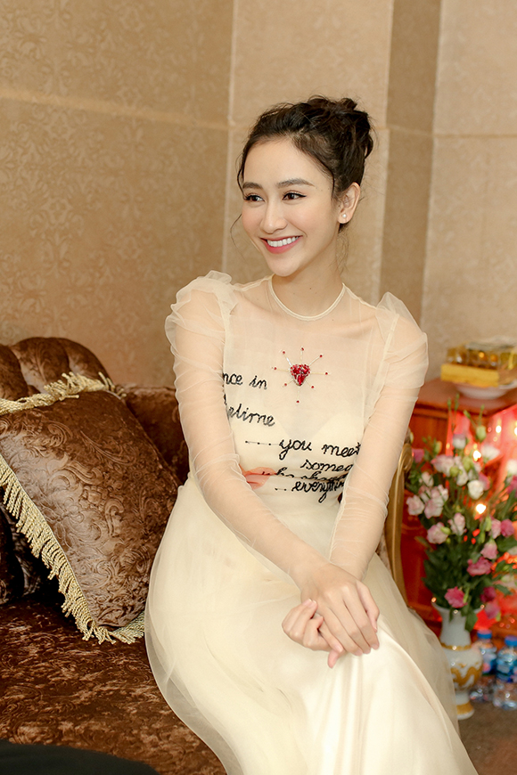 Á hậu hà thu,hà thu tái xuất,