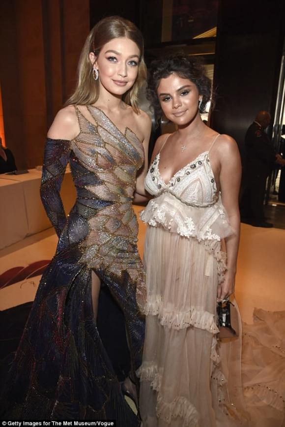 Selena Gomez, Met Gala 2018, sao Hollywood