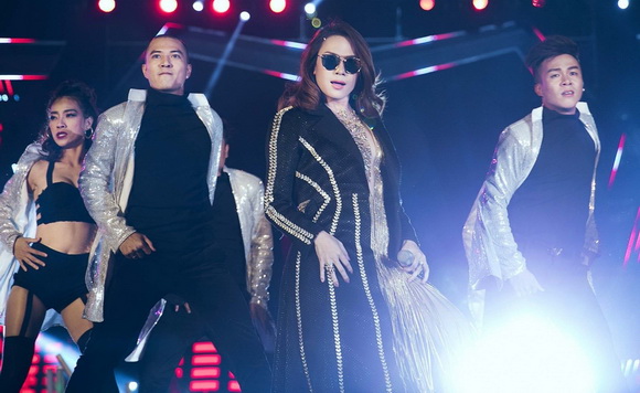 di-tren-nuoc-115-5-ngoisao.vn-w580-h356 0 thách đấu đi trên nước của sao Việt, Tea+ đi trên nước