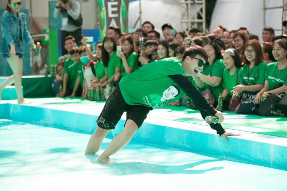 ton5743-ngoisao.vn-w2048-h1365 0 Tea+ đi trên nước, sao việt, minh hằng