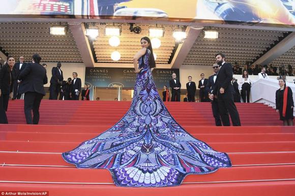 thảm đỏ LHP Cannes,Hoa hậu Aishwarya Rai,Hoa hậu đẹp nhất thế giới, lhp cannes ngày 5