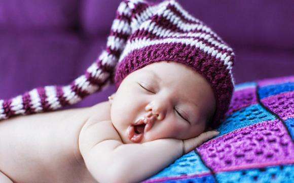 thời gian ngủ, thời gian ngủ chuẩn của trẻ, thời gian ngủ của trẻ sơ sinh