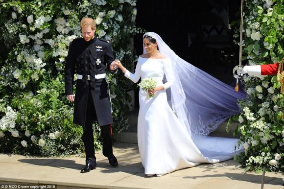giá váy cưới công nương meghan markle mặc, Hoàng tử Harry,đám cưới Hoàng gia Anh, công nương meghan markle, váy cưới 