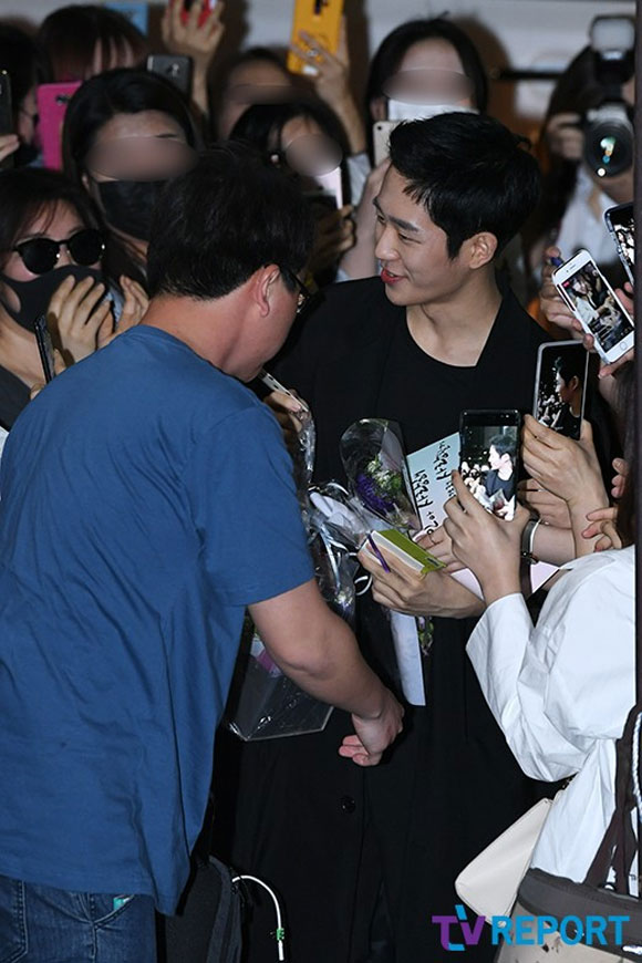 Son Ye Jin, Jung Hae In, chị đẹp mua cơm ngon cho tôi