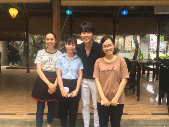 Yoon Si Yoon,Vua bánh mì Kim Takgoo, yoon si yoon đến Việt Nam 
