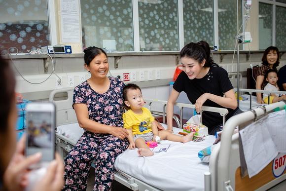 Á hậu huyền my,hoa hậu việt nam 