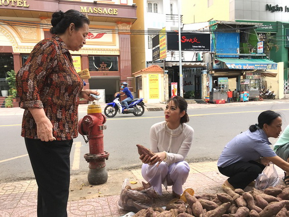 Bác sĩ thẩm mỹ Xuân Trường, Á hậu Hoàng Yến, sao việt