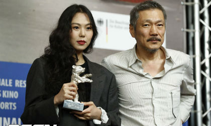 kim min hee, hong sang soo, ngoại tình, mùa dịch, sao hàn