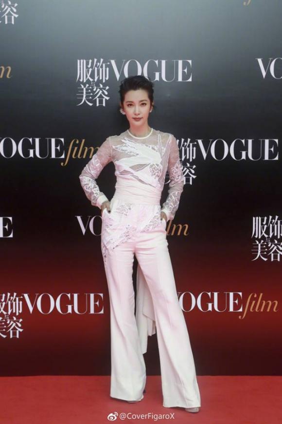 Diễn viên Dương Mịch,Diễn viên Angelababy, vogue film 2018, sao hoa ngữ