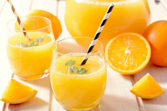 nước ép cam, nước cam, rã đông nước cam, để nước cam trong tủ lạnh rồi mới uống