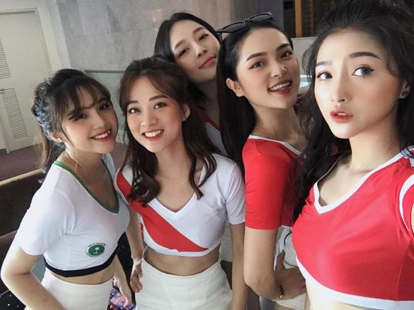 Hoàng Bách, World Cup 2018, hot girl, sao Việt