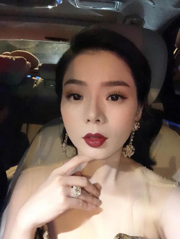lệ quyên, nhẫn kim cương lệ quyên, lệ quyên dùng hàng hiệu 