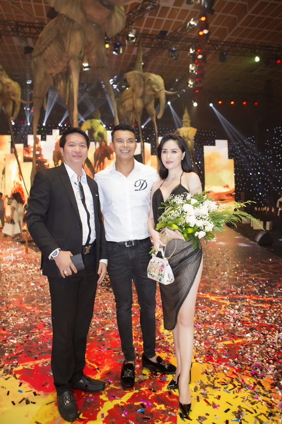 hinh-thay-di-bang-266-4-ngoisao.vn-w580-h870 0 Di Băng, NTK Đỗ Long, sao việt