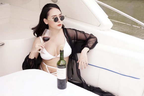 Kim Kelly, mỹ phẩm Be Nature, Thực phẩm dinh dưỡng Kim Nutri