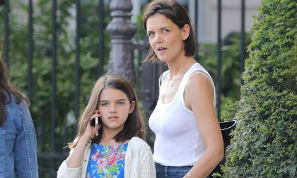 Suri Cruise,Katie Holmes,Tom Cruise