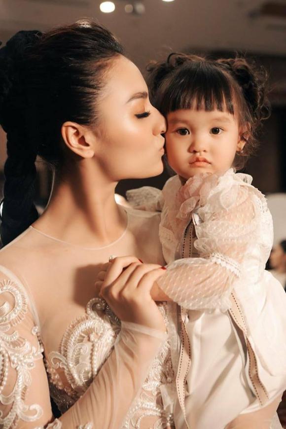 hồng quế, hồng quế và con gái, hoa hậu hương giang 
