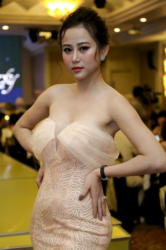 Cao Thùy Trang 0 Cao Thùy Trang, Đinh Quốc Anh, Hoa hậu Việt Nam 2018, Thạch Tú Nguyên