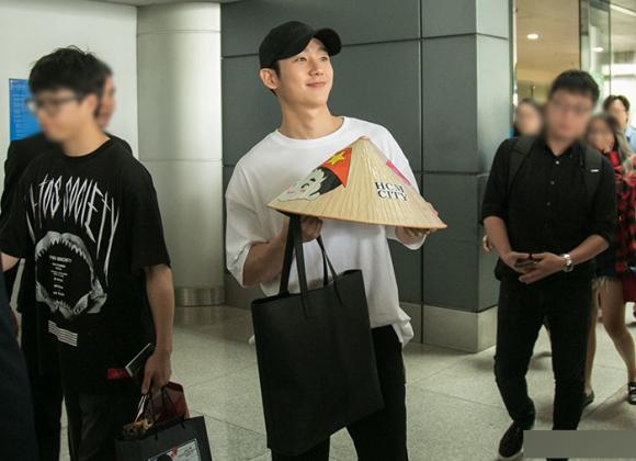 Jung Hae In, chị đẹp mua cơm ngon cho tôi, sao Hàn