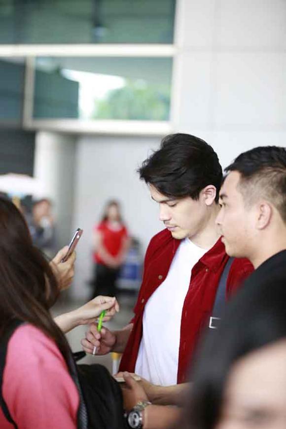 Sunny Suwanmethanon,Brother Of The Year,Ông anh trời đánh