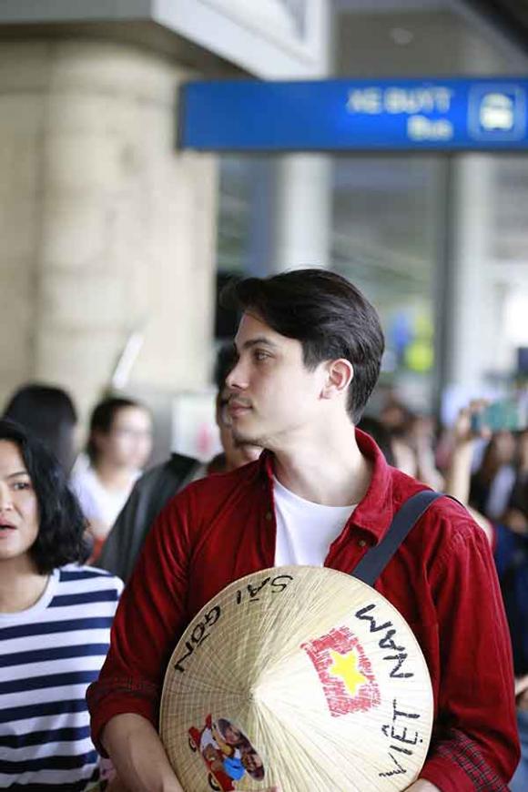 Sunny Suwanmethanon,Brother Of The Year,Ông anh trời đánh