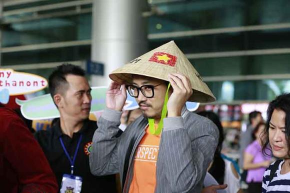 Sunny Suwanmethanon,Brother Of The Year,Ông anh trời đánh