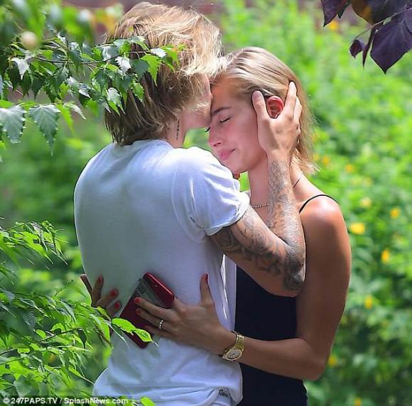 Hailey Baldwin, Justin Bieber, hôn thê của Justin Bieber