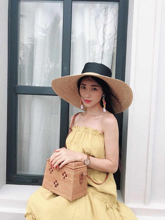 Ca sĩ hòa minzy,hòa minzy làm công chúa,hòa minzy cầm hoa dâm bụt