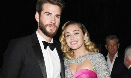 Ca sĩ Miley Cyrus,Miley Cyrus và Liam Hemsworth, sao Hollywood