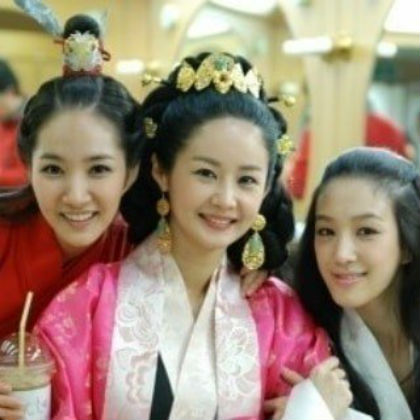 Sao 'Chuyện tình Paris',Park Min Young thẩm mỹ, thư ký kim sao thế