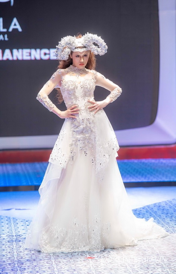 Á Hậu Thư Dung, Marry Wedding Day 2018, sao việt