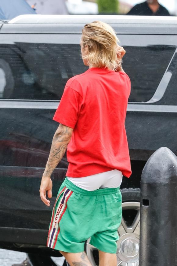 Ca sĩ Justin Bieber,Justin Bieber mặc quần tụt, sao Hollywood