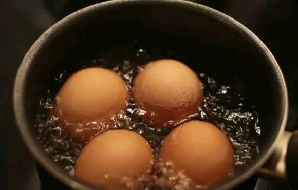 luộc trứng, luộc trứng đúng cách, cách luộc trứng