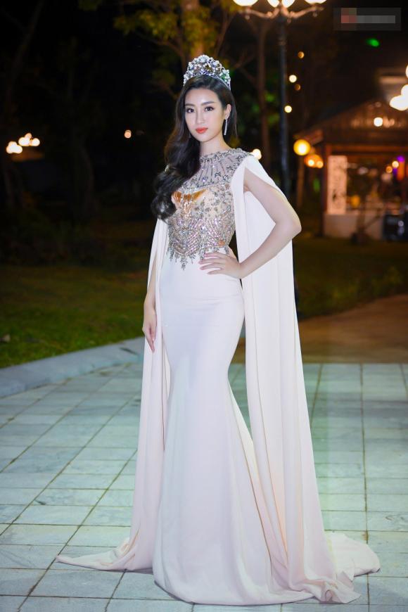 nữ hoàng thảm đỏ,showbiz Việt,sao Việt,Thanh Tú,Angela Phương Trinh,Lan Khuê,Diễm Trang,Mai Phương,Jennifer Phạm,Đỗ Mỹ Linh,Ninh Dương Lan Ngọc