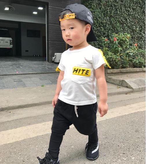 bé xoài, em bé hot nhất instagram
