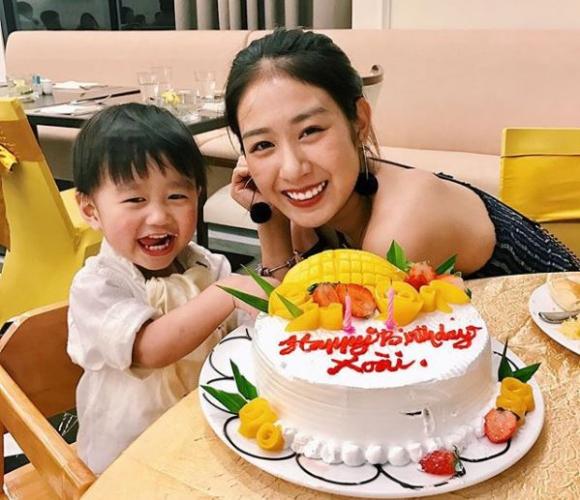 bé xoài, em bé hot nhất instagram