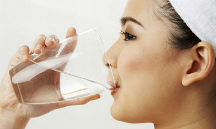 uống nước sau khi ăn cay, không nên uống nước sau khi ăn cay
