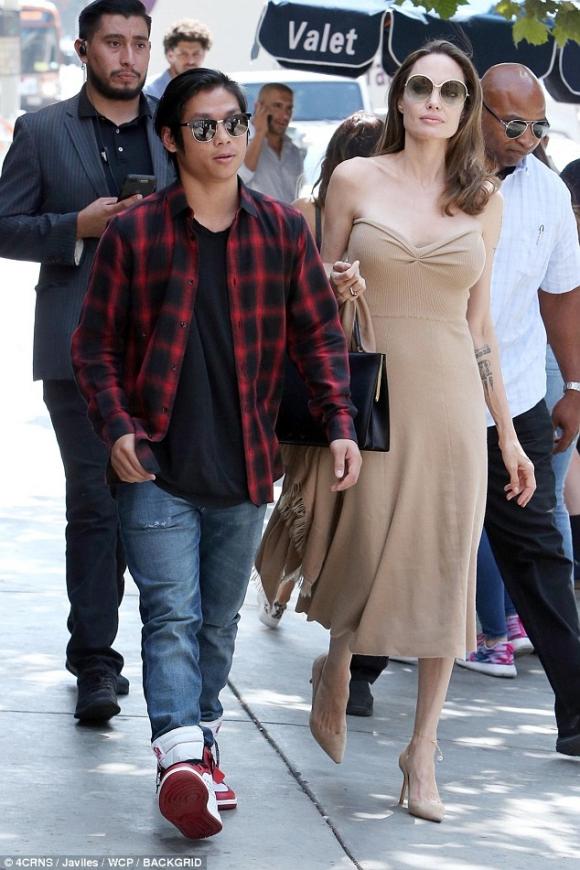 nu dien vien Angelina Jolie,Pax Thiên, sao hollywood