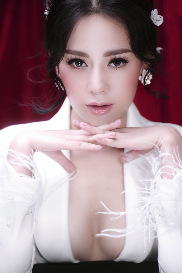 Quỳnh búp bê,diễn viên phương oanh oanh,sao việt