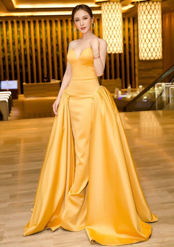 nữ hoàng thảm đỏ,showbiz Việt,sao Việt