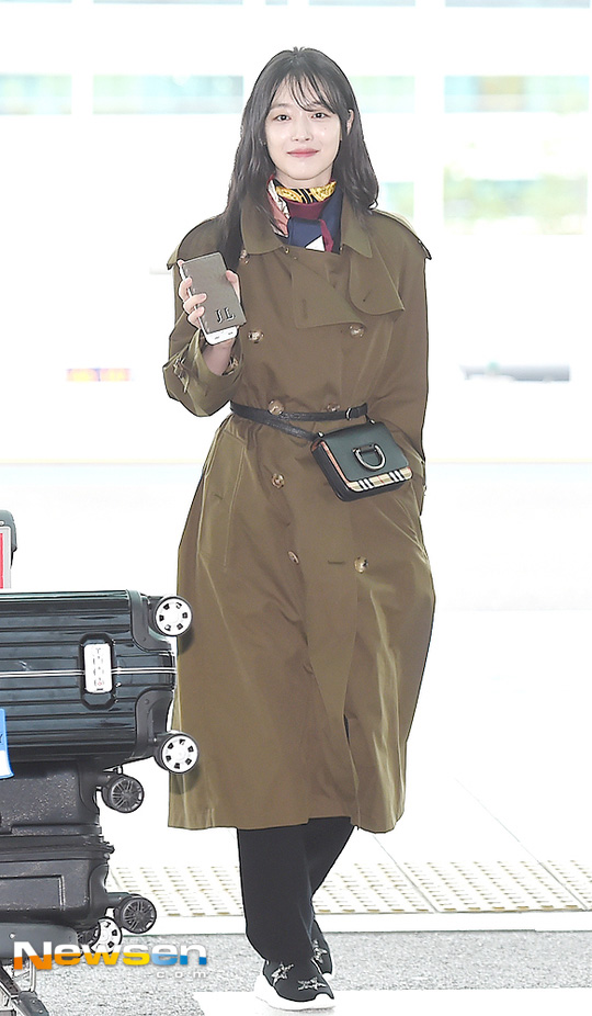 Taeyeon (SNSD), Sulli, thời trang sân bay, sao hàn