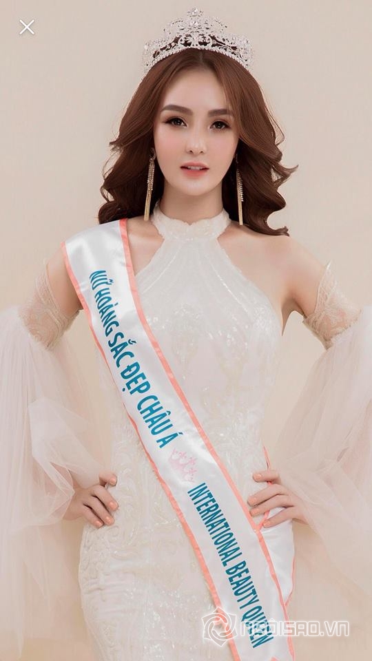 Vi Nhạn Ngọc, Tạp chí Thời Trang Trẻ, sao việt