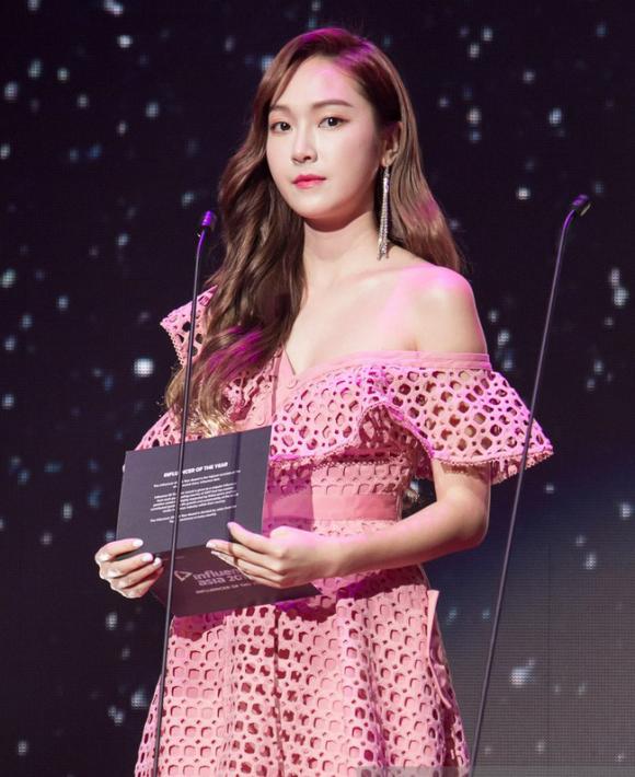 sao việt, sao việt bị chỉ trích, sao việt và idol kpop