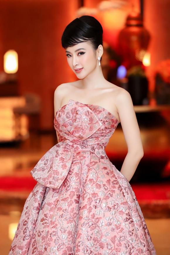 Angela Phương Trinh, sao Việt